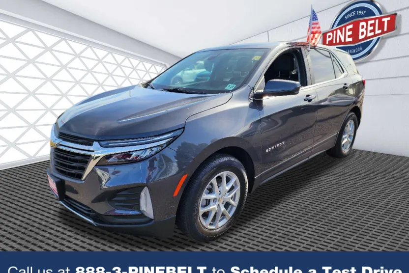 2022 Chevrolet Equinox LT photo 1