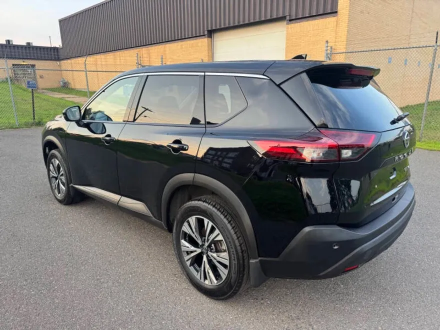 2021 Nissan Rogue SV photo 1