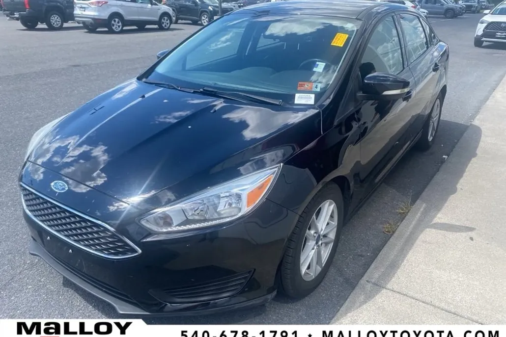 2017 Ford Focus SE photo 1