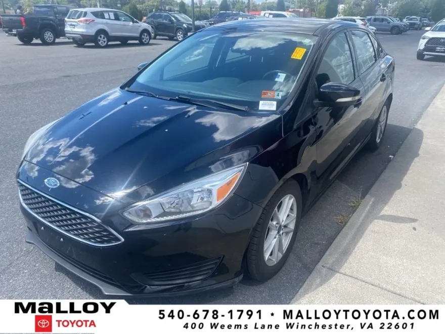 2017 Ford Focus SE photo 1