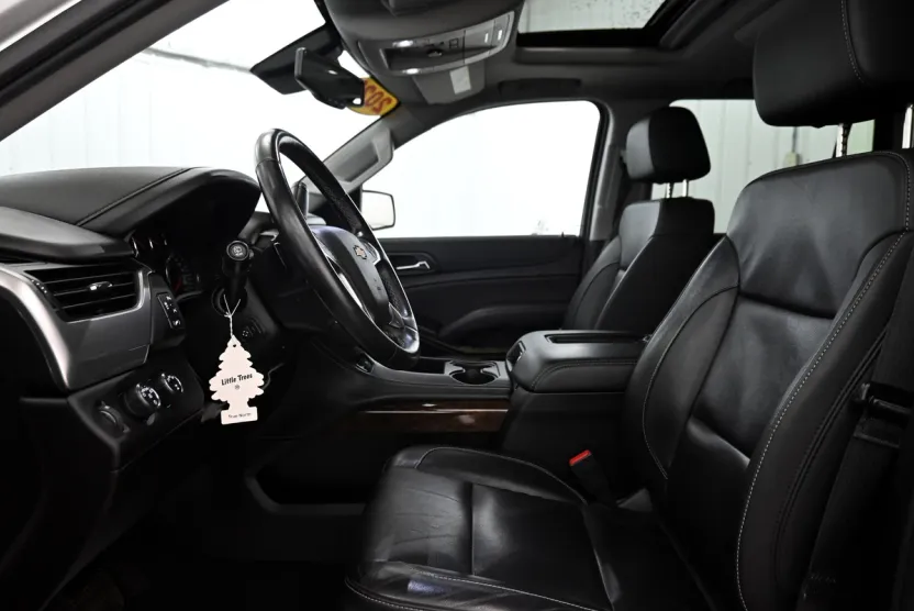 2020 Chevrolet Tahoe LT photo 1