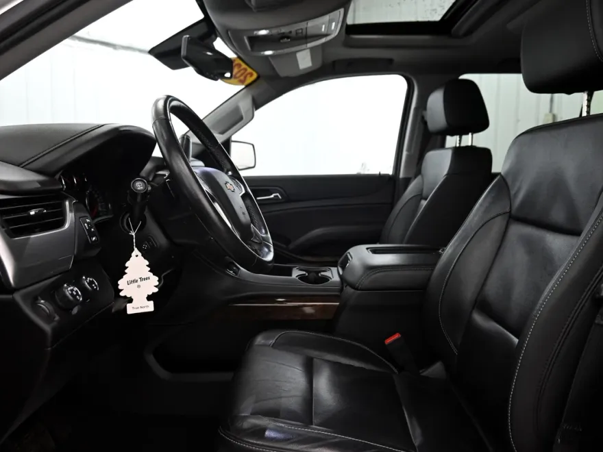 2020 Chevrolet Tahoe LT photo 1