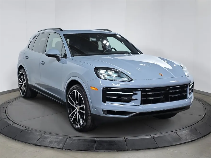 2025 Porsche Cayenne photo 1