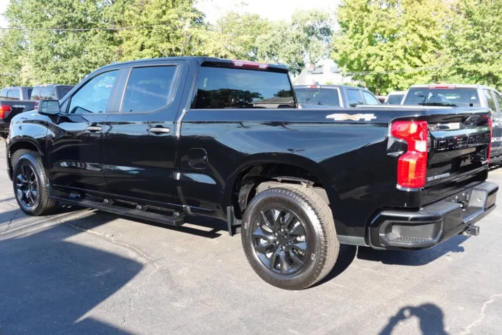 2022 Chevrolet Silverado 1500 Custom photo 1