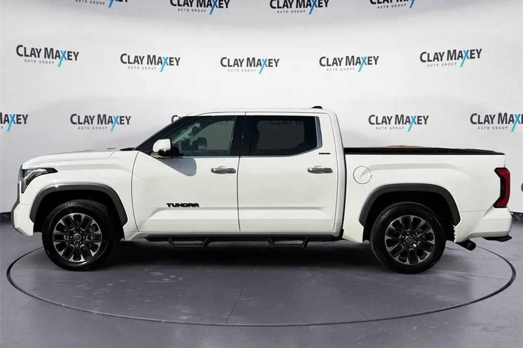 2023 Toyota Tundra Limited photo 1