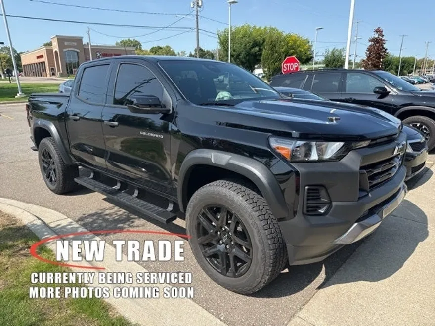 2024 Chevrolet Colorado Trail Boss photo 1
