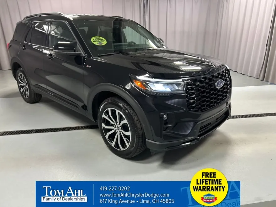 2025 Ford Explorer ST-Line photo 1
