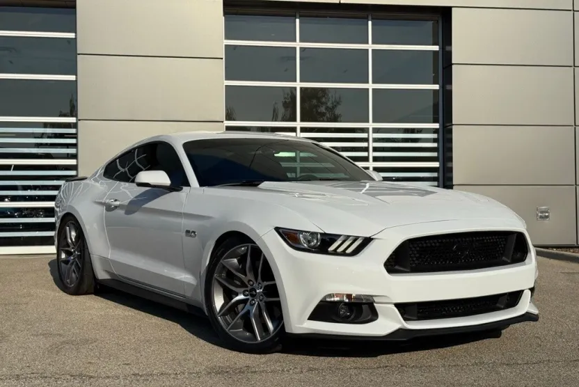 2017 Ford Mustang GT Premium photo 1