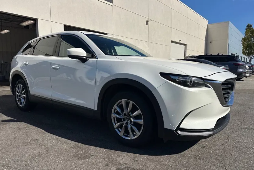 2018 Mazda CX-9 Touring photo 1
