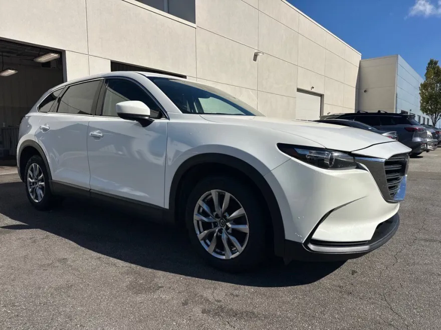 2018 Mazda CX-9 Touring photo 1