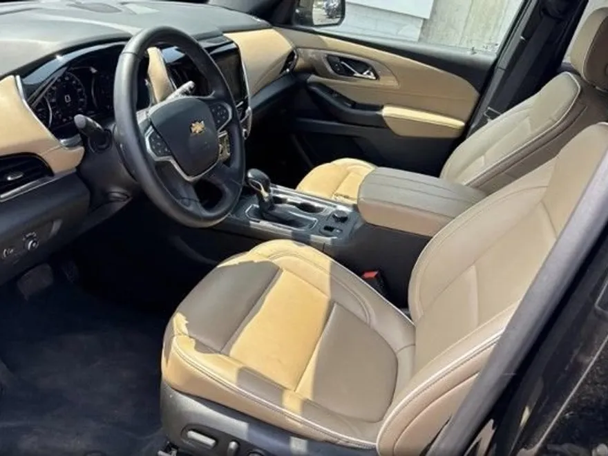 2023 Chevrolet Traverse Premier photo 1
