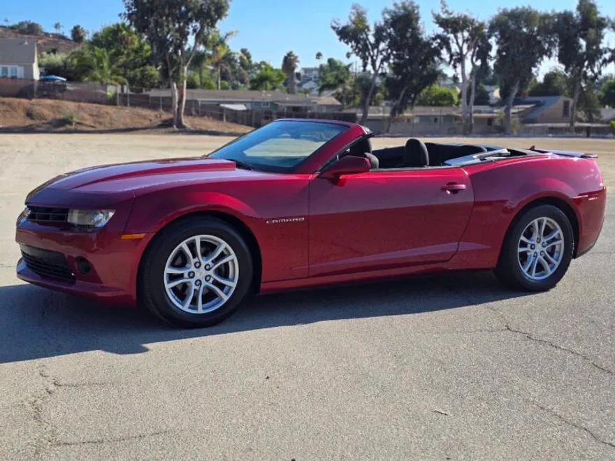 2015 Chevrolet Camaro 1LT photo 1