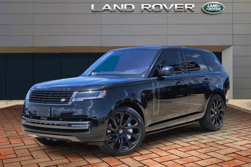 2023 Land Rover Range Rover SE photo 1