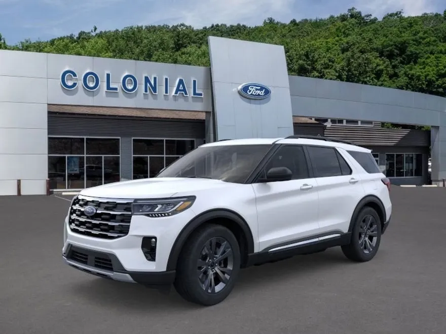 2025 Ford Explorer photo 1