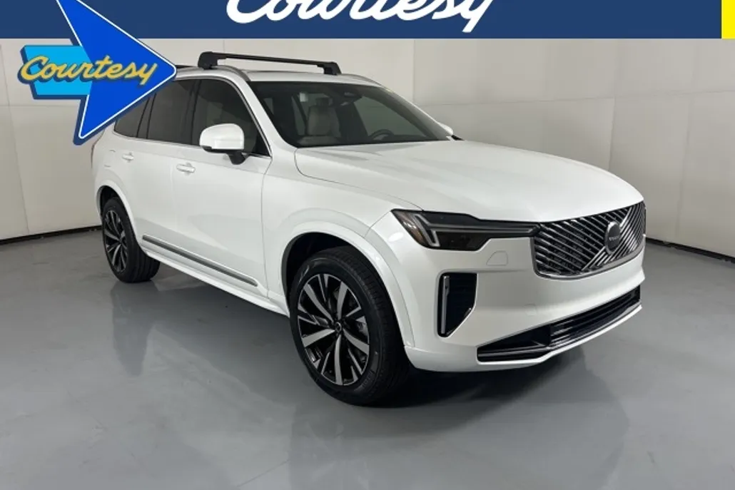2025 Volvo XC90 B5 Core photo 1
