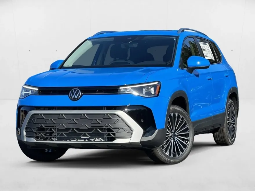 2025 Volkswagen Taos SE photo 1