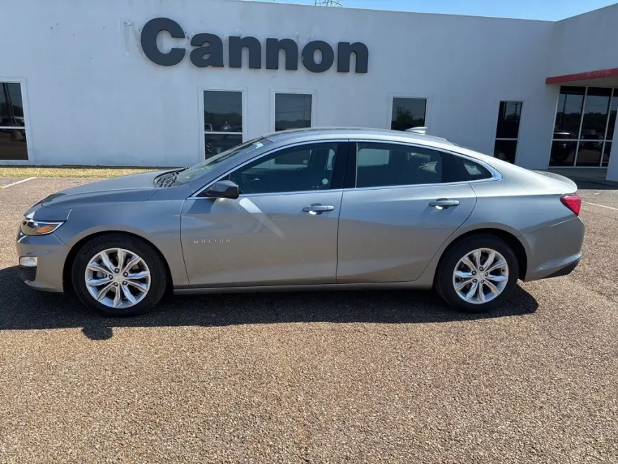 2024 Chevrolet Malibu 1LT photo 1