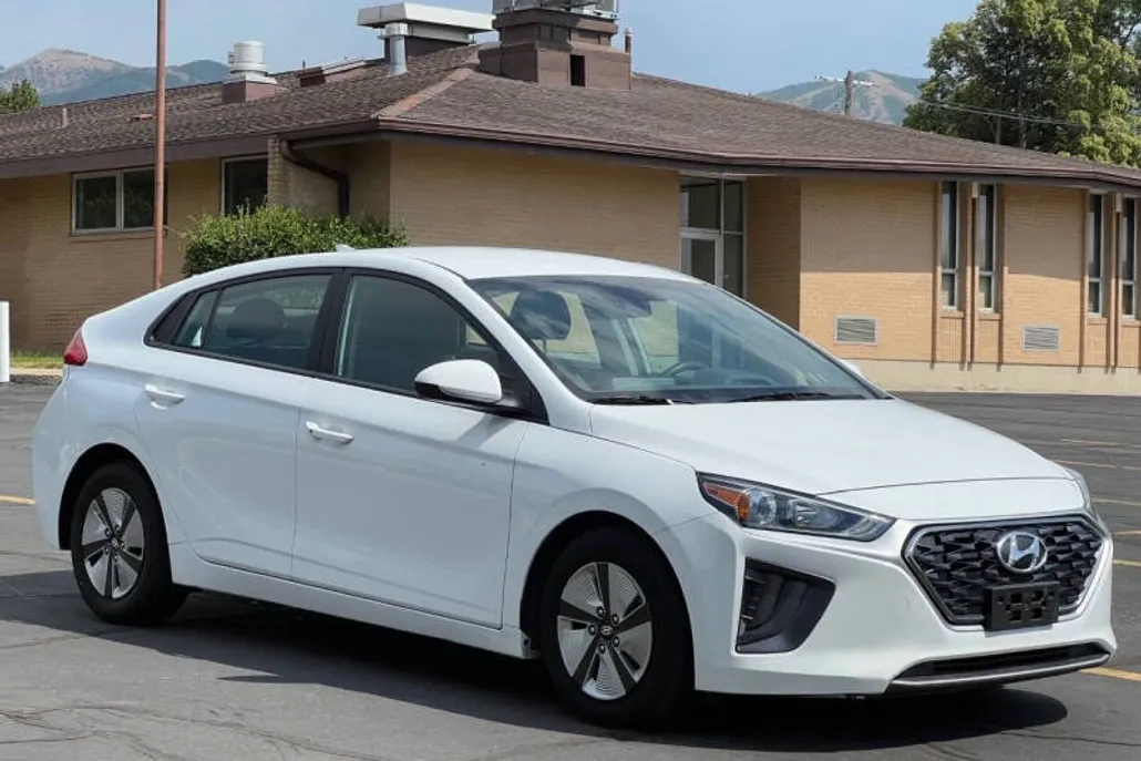 2022 Hyundai Ioniq Blue photo 1