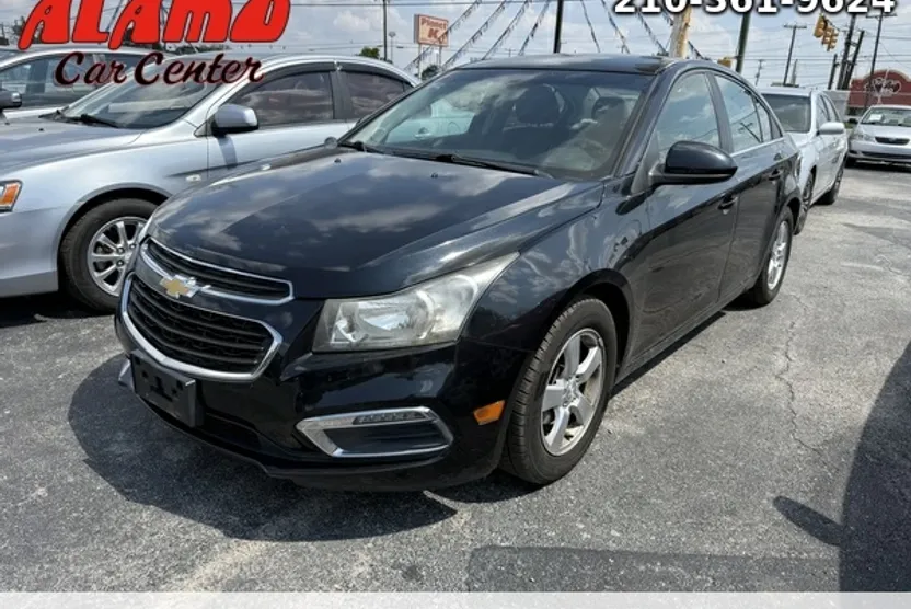 2015 Chevrolet Cruze photo 1