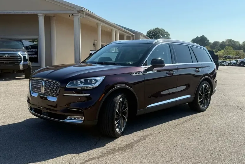 2023 Lincoln Aviator Reserve photo 1