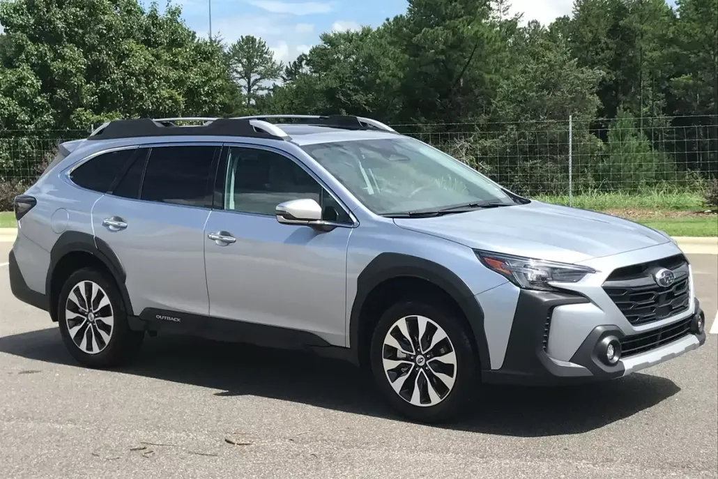 2025 Subaru Outback Touring XT photo 1