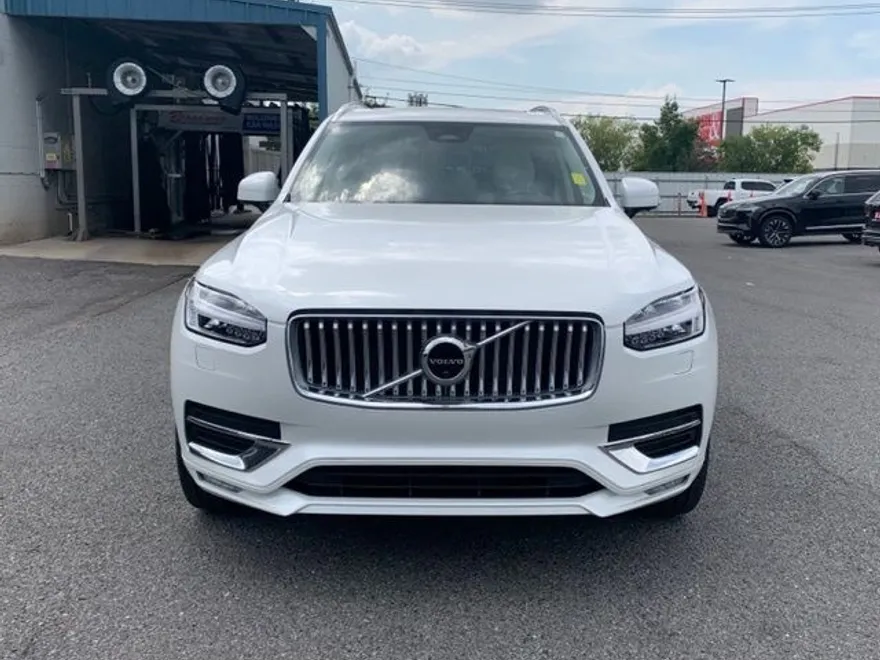 2023 Volvo XC90 AWD Plus photo 1