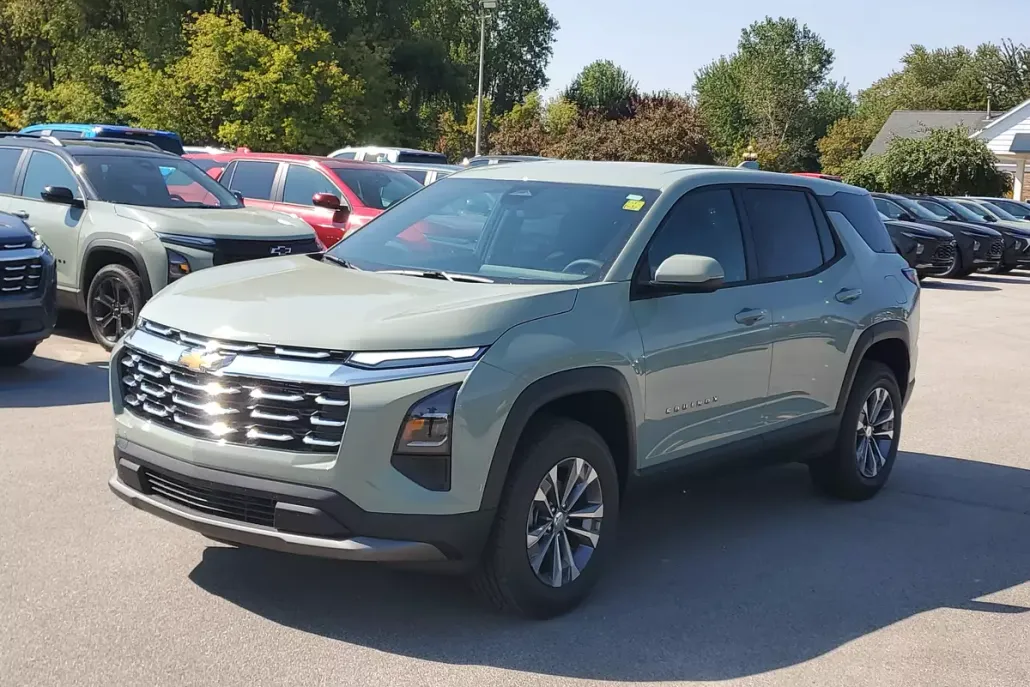 2026 Chevrolet Equinox LT photo 1