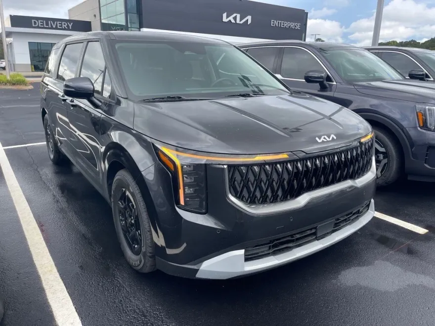 2026 Kia Carnival LXS photo 1