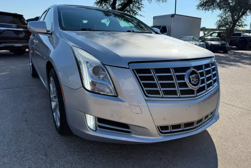 2015 Cadillac XTS Luxury photo 1