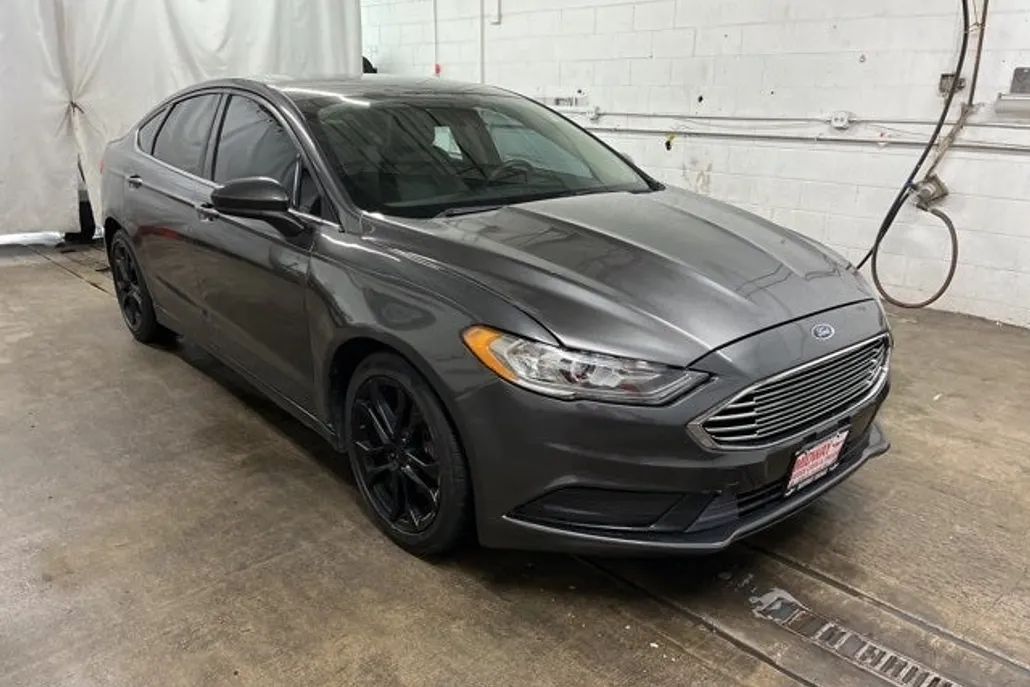 2019 Ford Fusion SE photo 1