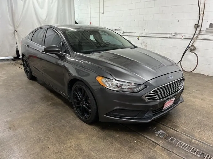 2019 Ford Fusion SE photo 1