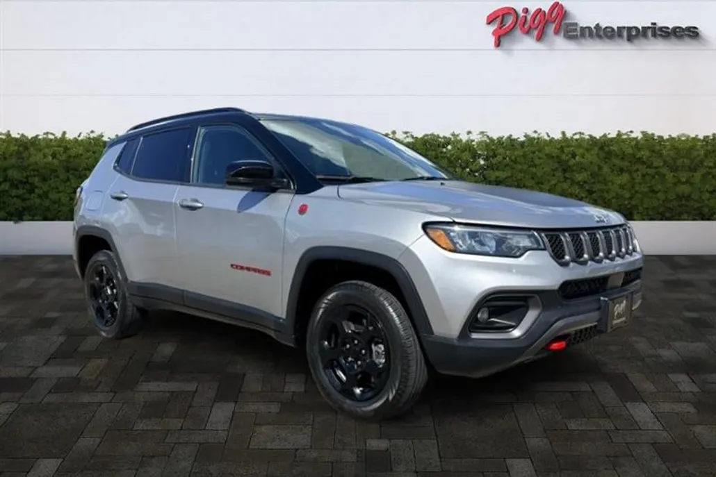 2023 Jeep Compass Trailhawk photo 1