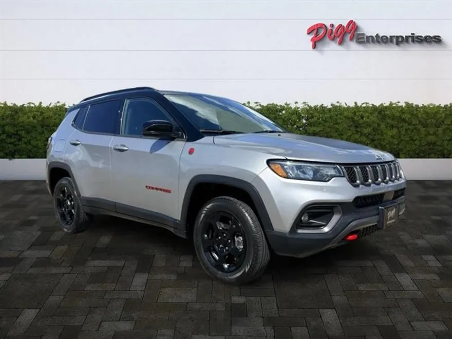 2023 Jeep Compass Trailhawk photo 1