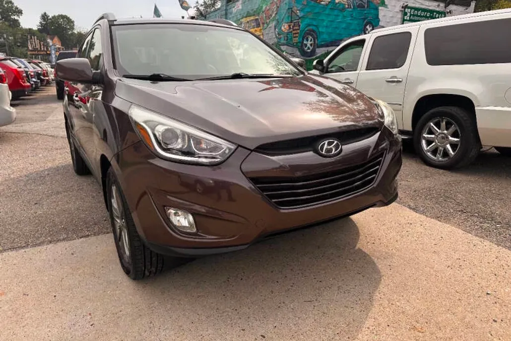 2014 Hyundai Tucson SE photo 1