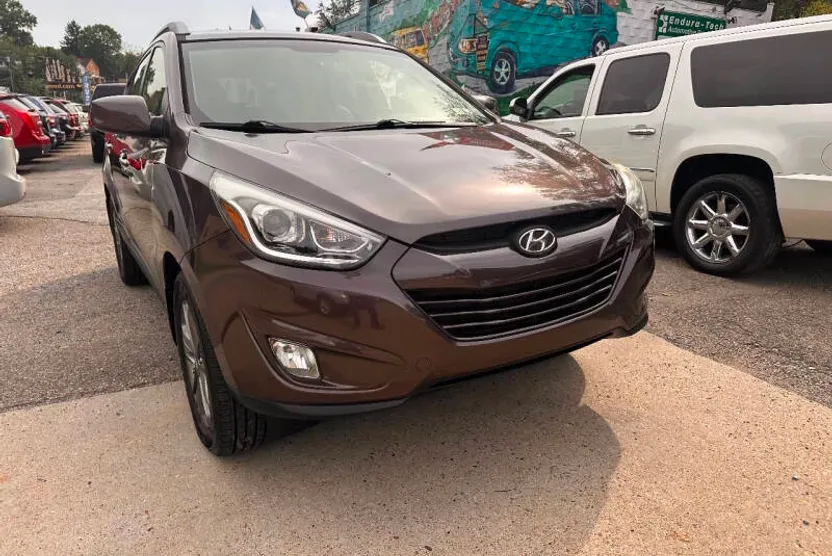 2014 Hyundai Tucson SE photo 1