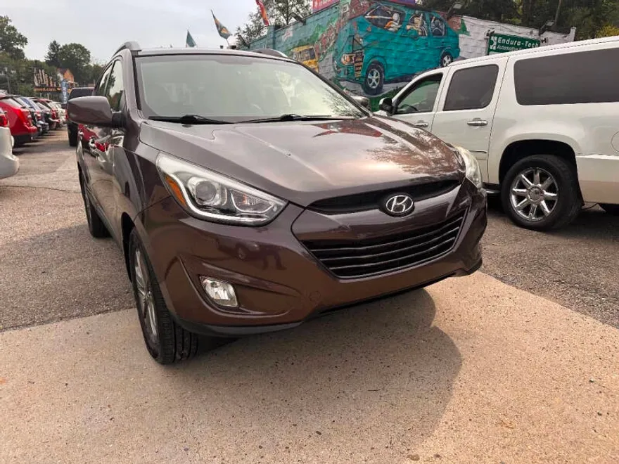 2014 Hyundai Tucson SE photo 1