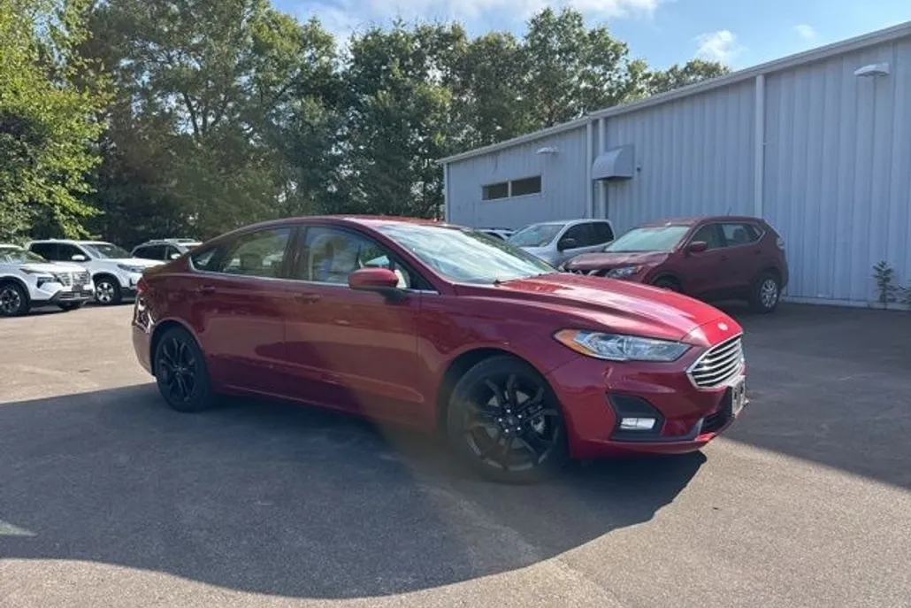 2019 Ford Fusion SE photo 1