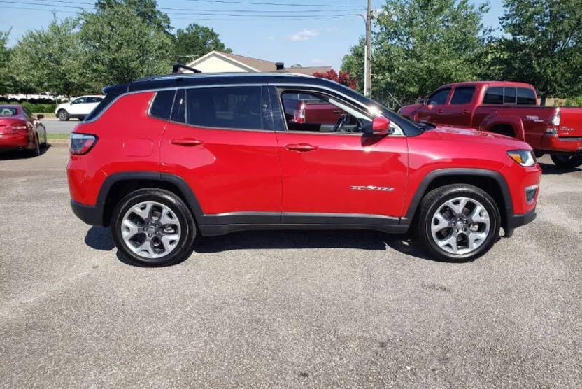 2018 Jeep Compass Limited photo 1