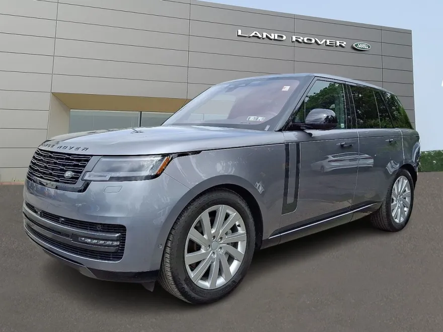 2023 Land Rover Range Rover SE photo 1
