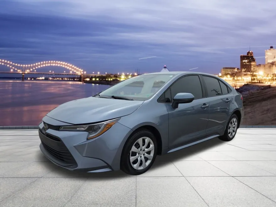 2023 Toyota Corolla LE photo 1
