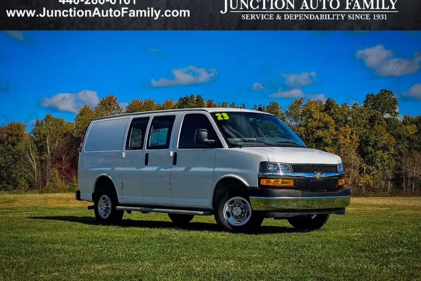 2023 Chevrolet Express Cargo 2500 photo 1