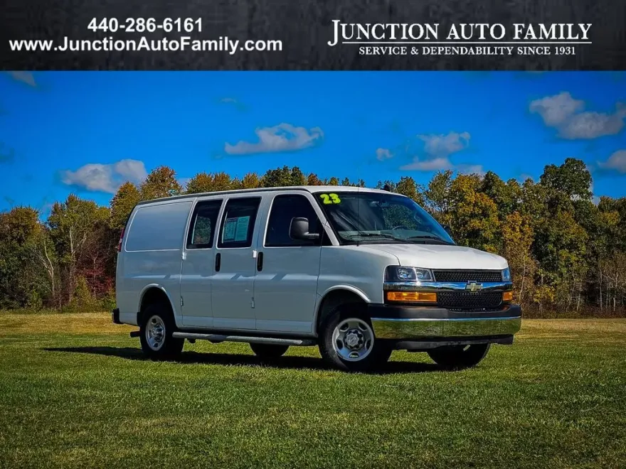 2023 Chevrolet Express Cargo 2500 photo 1