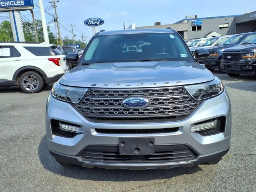 2022 Ford Explorer XLT photo 1