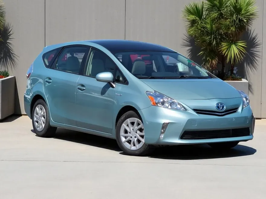 2014 Toyota Prius V Three photo 1