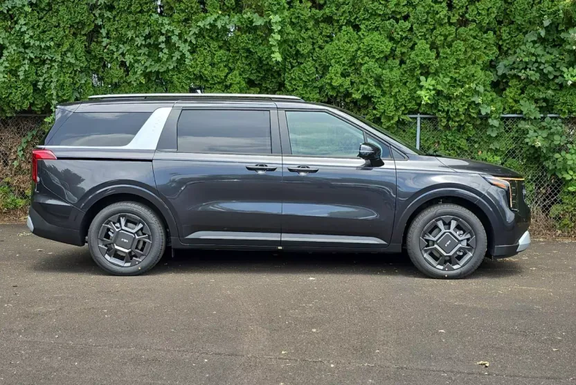 2026 Kia Carnival EX photo 1