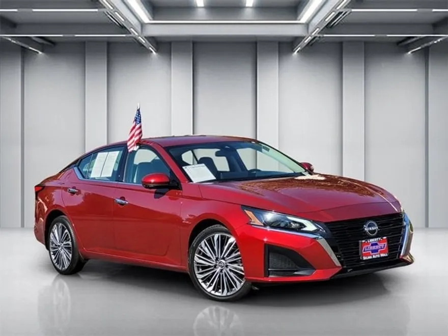 2024 Nissan Altima 2.5 SL photo 1