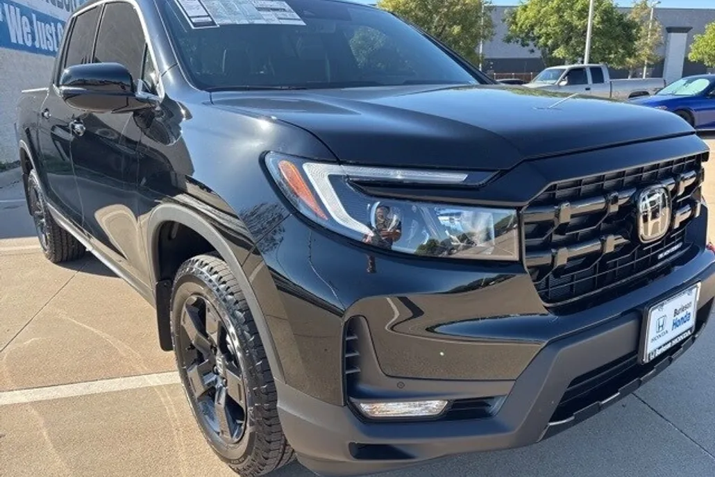 2026 Honda Ridgeline Black Edition photo 1