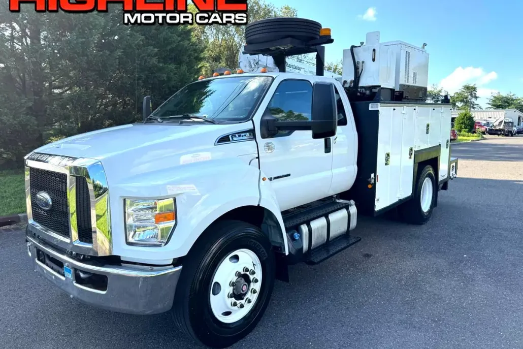 2019 Ford F-750 SuperCab photo 1