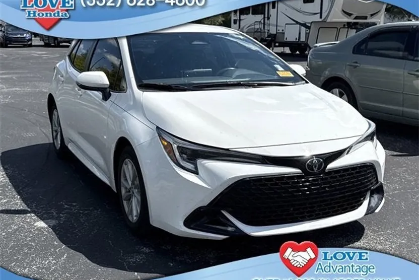 2025 Toyota Corolla SE photo 1