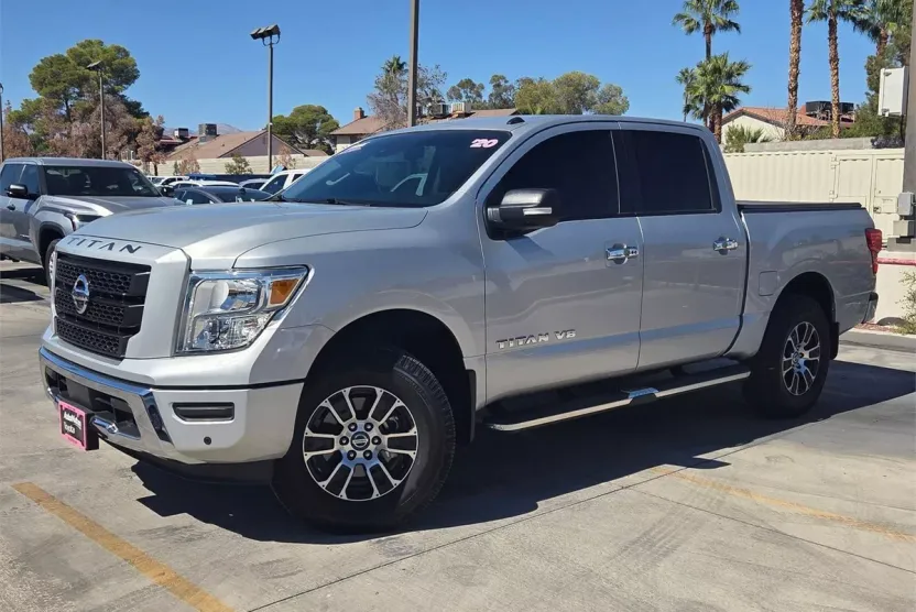 2020 Nissan Titan SV photo 1